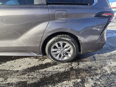 Certified 2024 Toyota Sienna LE image 4