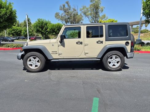 Used 2018 Jeep Wrangler Unlimited Sport S AWD/4WD image 8