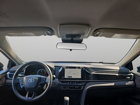 Used 2025 Toyota Camry LE FWD image 39