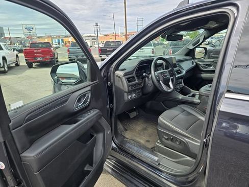 Used 2024 GMC Yukon SLT w/ SLT Luxury Package AWD/4WD image 21