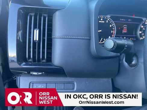 Used 2024 Nissan Pathfinder S image 27