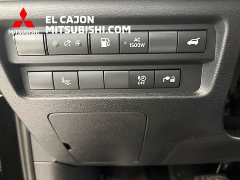 Used 2025 Mitsubishi Outlander SEL AWD/4WD image 22