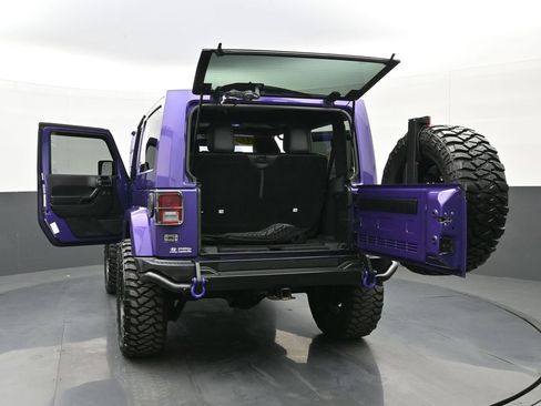 Used 2017 Jeep Wrangler Sahara image 45