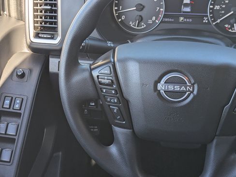 Used 2023 Nissan Frontier SV image 17