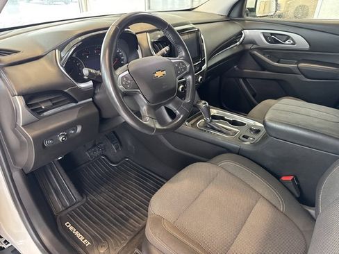 Used 2018 Chevrolet Traverse LT image 9