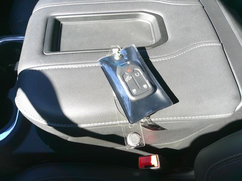 Used 2021 Chevrolet Silverado 1500 LT Trail Boss w/ Convenience Package II image 36