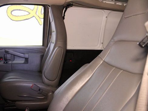 Used 2023 GMC Savana 2500 Extended image 17