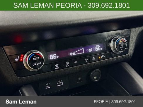 Used 2024 Mitsubishi Outlander SE image 16