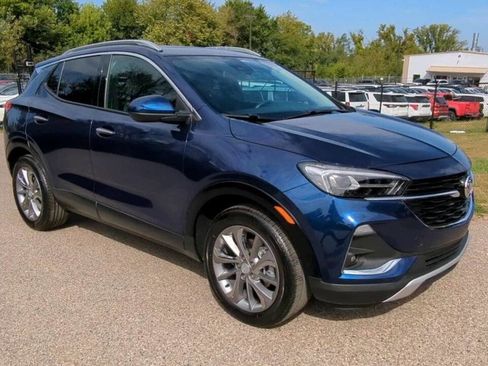 Used 2023 Buick Encore GX Essence w/ Experience Buick Package image 6