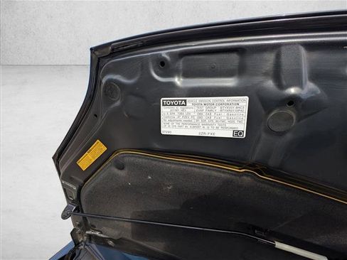 Used 2011 Toyota Prius Three image 19