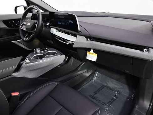New 2026 Cadillac Optiq Luxury 2 w/ LPO, Floor Liner Package AWD/4WD image 15