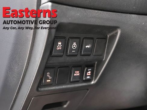 Used 2020 Nissan Pathfinder SL AWD/4WD image 25