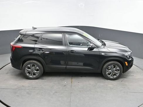 Used 2024 Kia Seltos LX AWD/4WD image 32