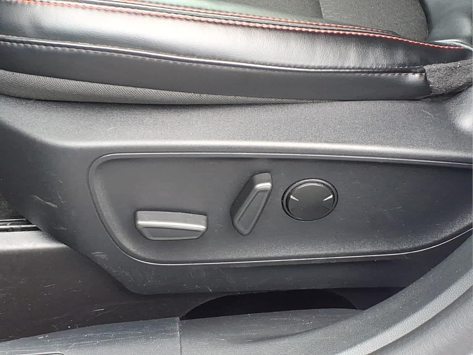 Used 2025 Ford Escape ST-Line Select AWD/4WD image 18