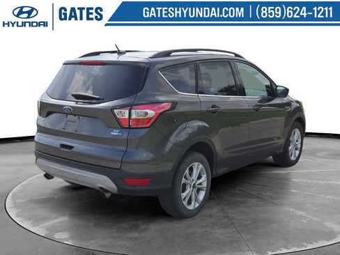Used 2018 Ford Escape SE AWD/4WD image 2