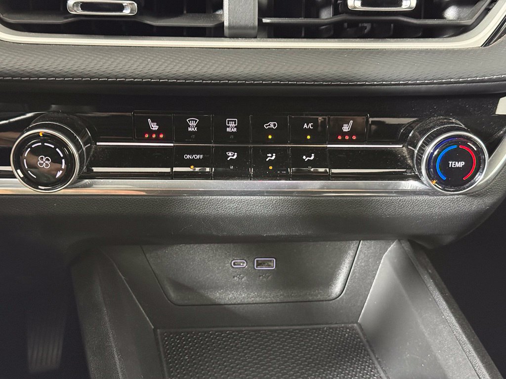 Used 2025 Chevrolet Equinox LT FWD image 15