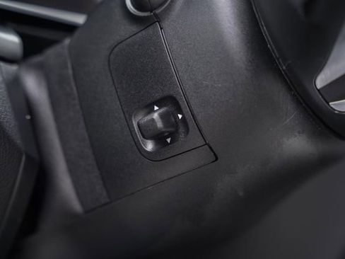 Certified 2025 Mercedes-Benz GLC 300 4MATIC image 43