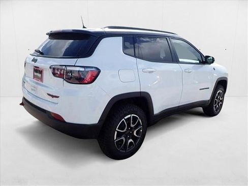 New 2025 Jeep Compass Trailhawk image 4