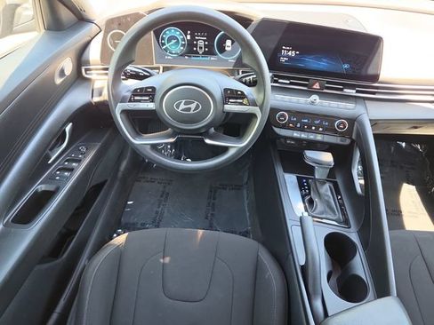 Used 2024 Hyundai Elantra SEL FWD image 13