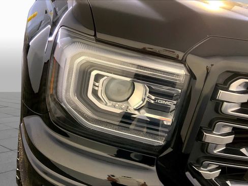 Used 2018 GMC Sierra 1500 SLT AWD/4WD image 28