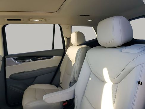 Used 2020 Cadillac XT6 Premium Luxury image 19