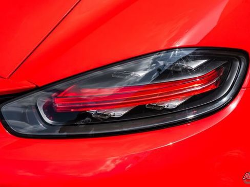 Used 2018 Porsche 718 Cayman RWD image 59
