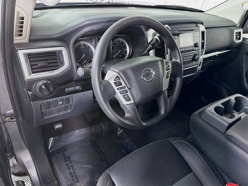Used 2017 Nissan Titan SV image 16