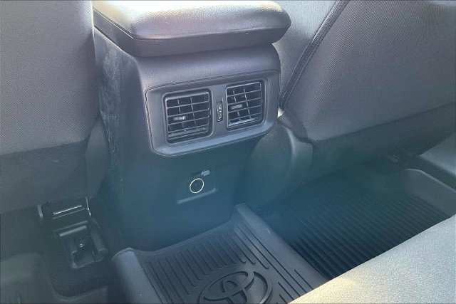 Used 2025 Toyota RAV4 LE AWD/4WD image 10