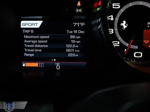 Used 2020 Ferrari F8 Tributo RWD image 27