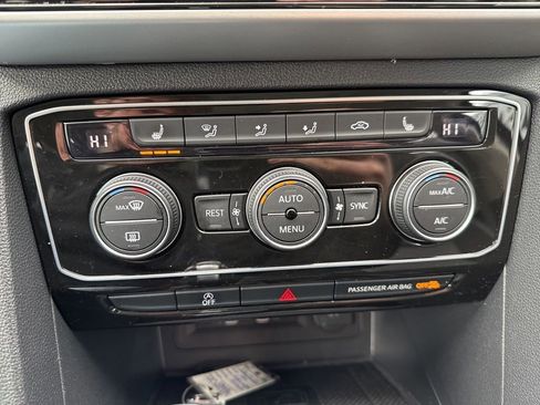 Used 2022 Volkswagen Atlas SE image 54