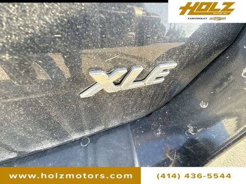 Used 2018 Toyota Sienna XLE image 24