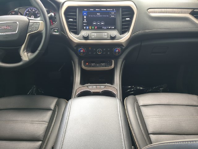 Used 2023 GMC Acadia Denali w/ Denali Ultimate Package FWD image 18