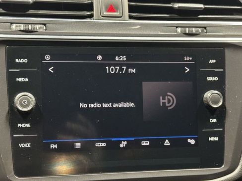 Used 2021 Volkswagen Tiguan SE image 14