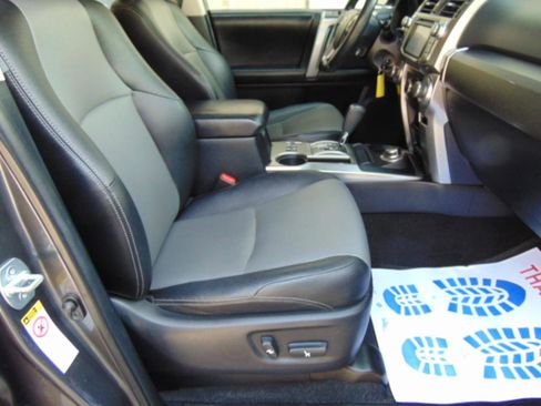 Used 2015 Toyota 4Runner SR5 Premium image 6