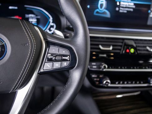 Used 2023 BMW 530e w/ Executive Package image 33