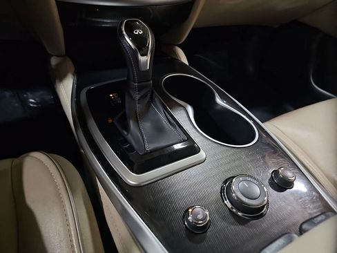 Used 2019 INFINITI QX60 Luxe w/ Essential Package image 16