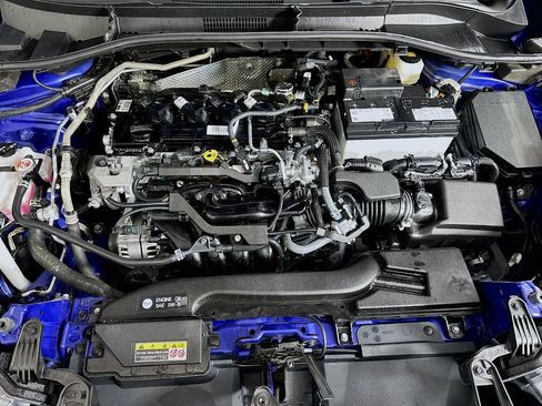 Used 2025 Toyota Corolla Cross LE FWD image 29