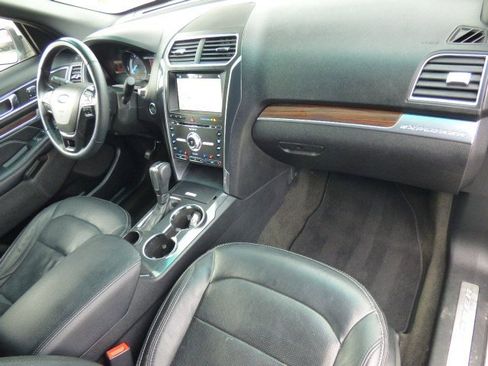 Used 2018 Ford Explorer Limited w/ Equipment Group 301A image 16