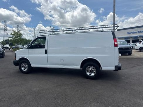Used 2016 GMC Savana 2500 RWD image 16