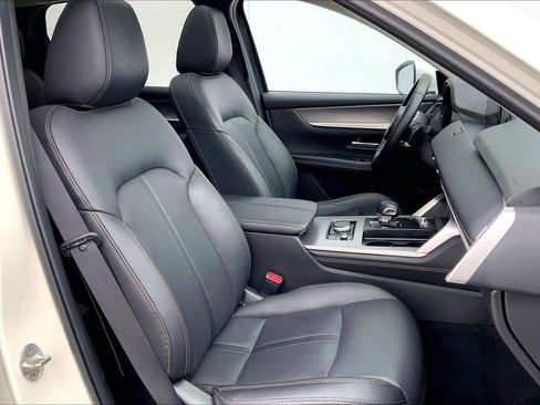 Certified 2024 MAZDA CX-90 Plug-In Hybrid w/ Premium Pkg image 8