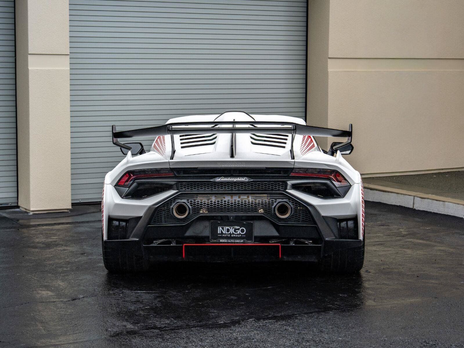 Used 2022 Lamborghini Huracan STO RWD image 5