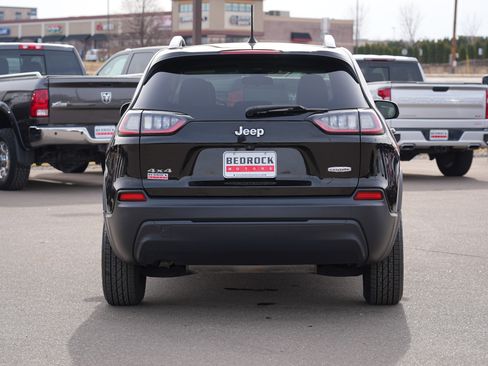 Used 2019 Jeep Cherokee Latitude Plus image 4