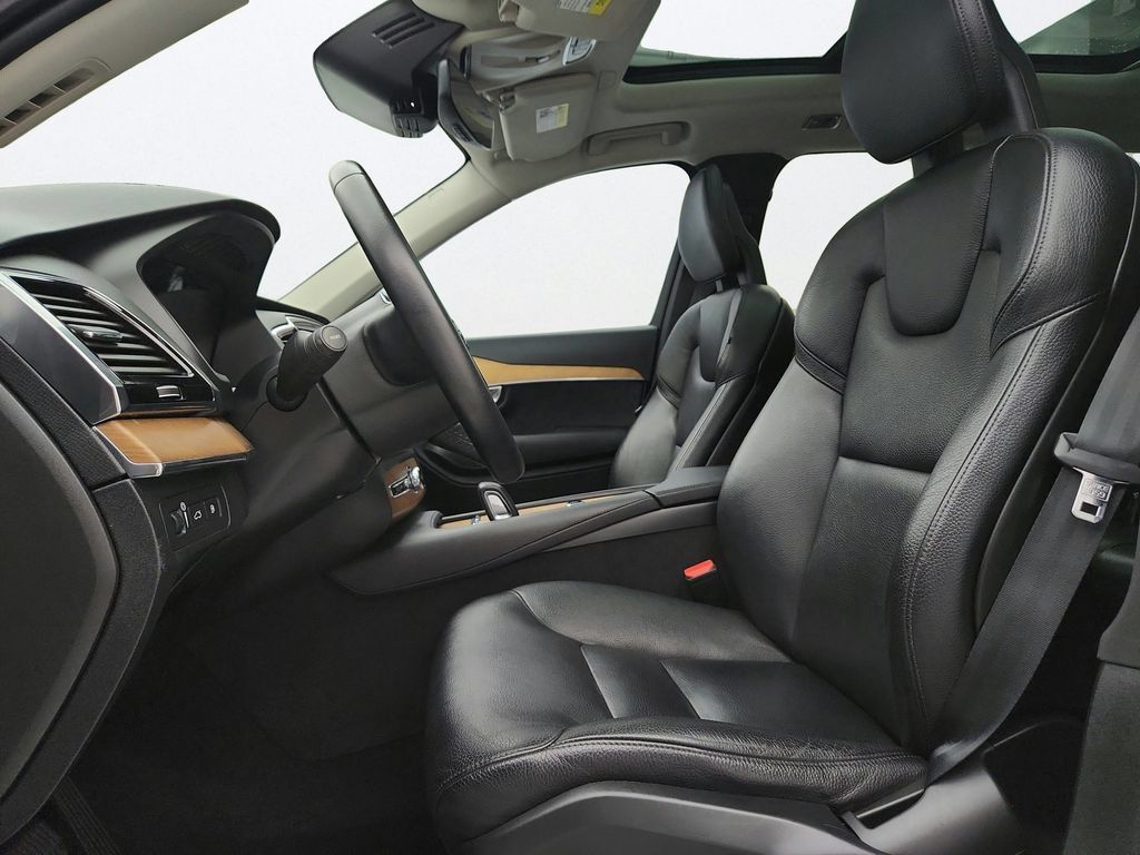 Used 2021 Volvo XC90 T8 Inscription Expression w/ Protection Package Premier AWD/4WD image 10