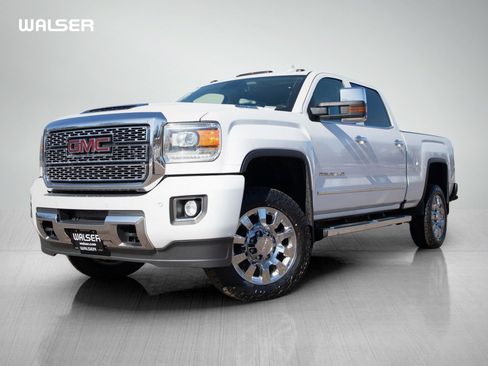Used 2018 GMC Sierra 2500 Denali image 1