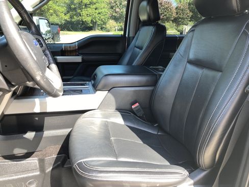 Used 2019 Ford F150 Lariat w/ FX4 Off-Road Package AWD/4WD image 3
