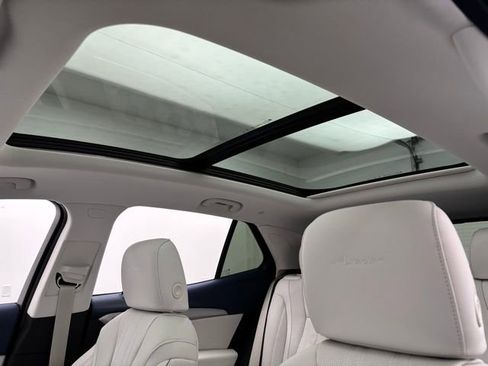 New 2026 Buick Envision Avenir image 3