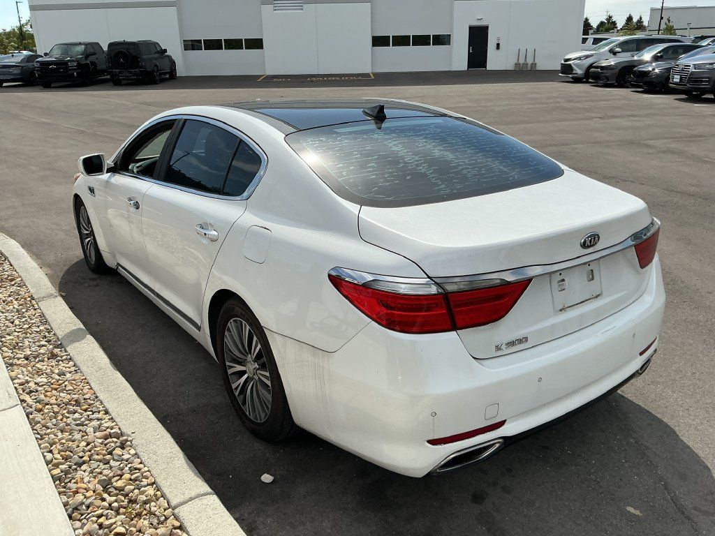 Used 2016 Kia K900 Luxury RWD image 4