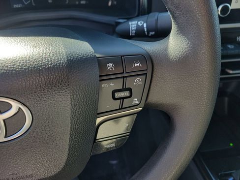 Used 2025 Toyota Camry LE image 31