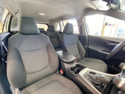 Used 2025 Toyota RAV4 XLE AWD/4WD image 26