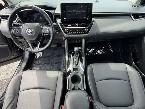 Used 2022 Toyota Corolla Cross XLE w/ Convenience Package AWD/4WD image 15